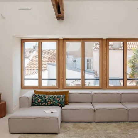 Spacious Family Walk To Sleeps 10 *