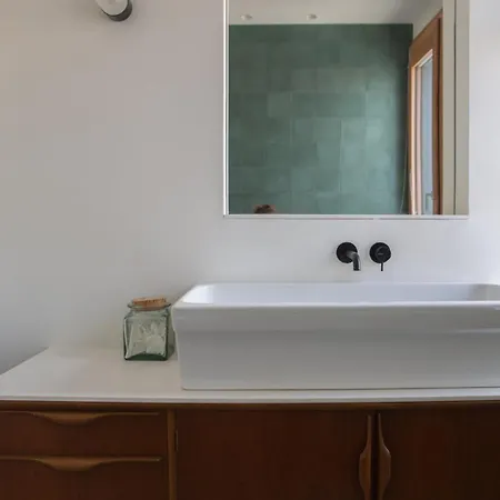 Spacious Family Walk To Sleeps 10 빌라